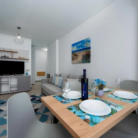 Dez Adela Appartement *